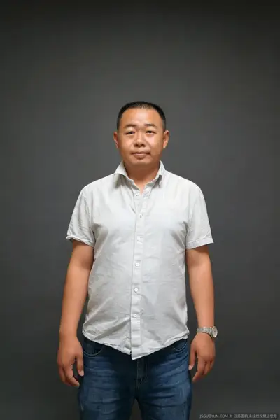 王启佳